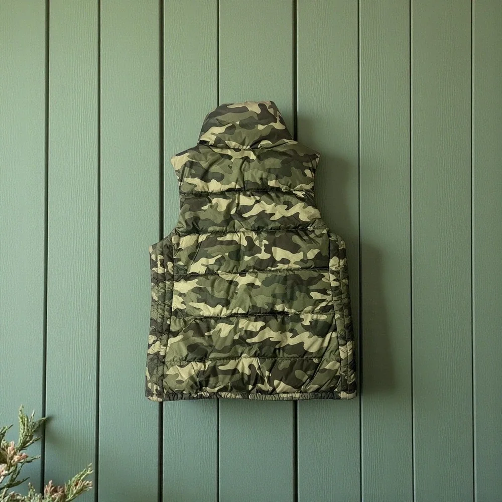 Old Navy Womens Puffer Vest Camo Green Zip Up‎ Stand Collar Size M
